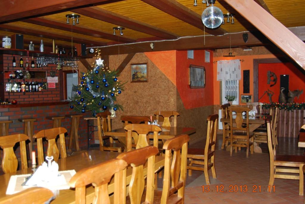 Zajazd I Restauracja "Mysliwskie Zacisze" Nikielkowo Exterior photo